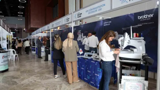 Bilişim Fuarı stantlarına 7'den 70'e yoğun ilgi