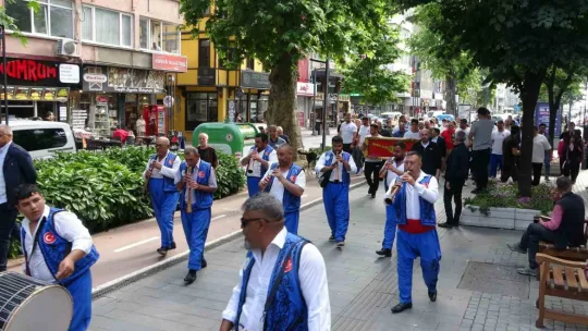 Bin 400'ten fazla güreşçi 180 bin TL'lik altın kemer için ter dökecek