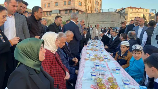 Binali Yıldırım Kocaeli'de konuştu