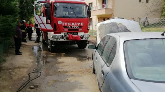 Bindikleri otomobil bir anda alev aldı!