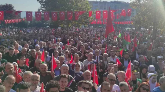 Kocaeli'de binlerce kişi sokağa döküldü