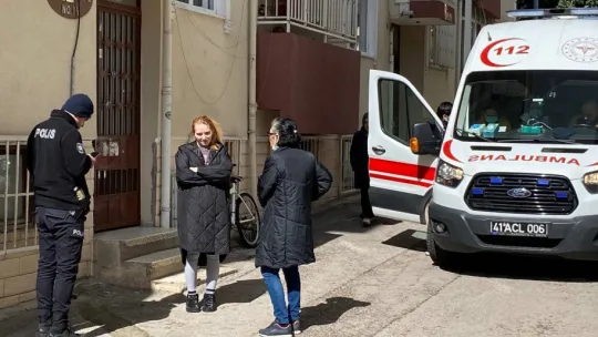Evinde ölü bulundu