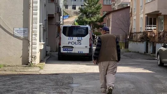 Evinde ölü bulundu