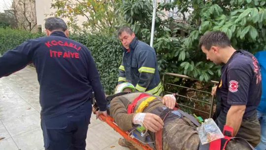 Kocaeli'de bir işçi toprak altında kaldı