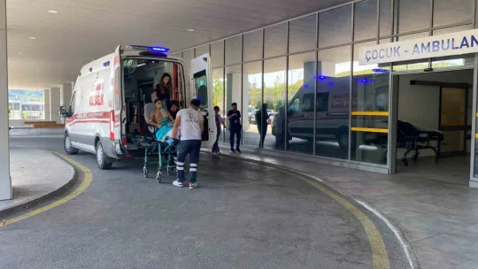 Boğulma tehlikesi geçiren 2 genç hastaneye kaldırıldı