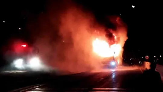 Bolu Dağı'nda otobüs alev alev yandı, faciadan dönüldü