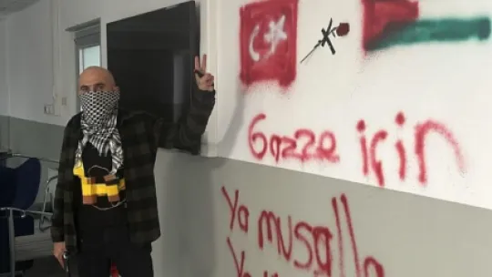 Kocaeli'de ABD menşeli fabrikanın çalışanlarını rehin almıştı, hakim karşısına çıktı
