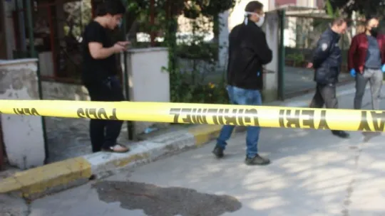 Borcu olan genci vurup, polise teslim oldu