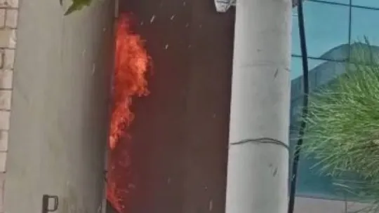 Boş daire alevlere teslim oldu