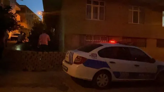 Boş eve kurşun yağdırıp kaçtılar