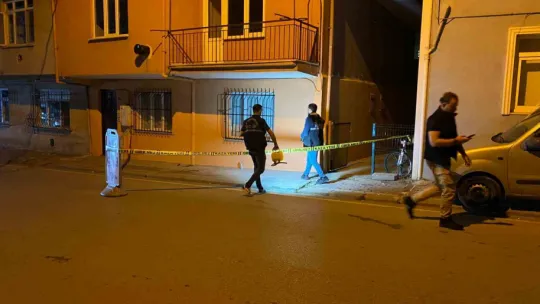Boşandığı eşinin evine gitti, kardeşi tarafından vuruldu