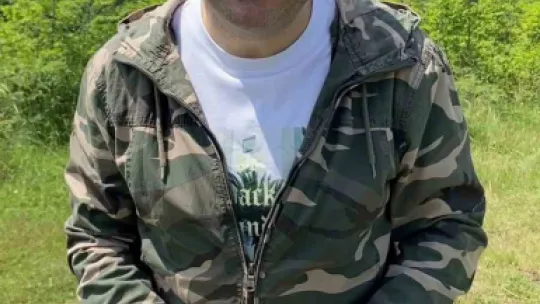 Boz ayının orman gezintisi fotokapana yansıdı