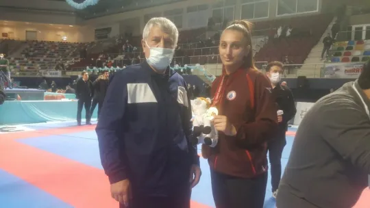 Bu ailenin her ferdi karateci