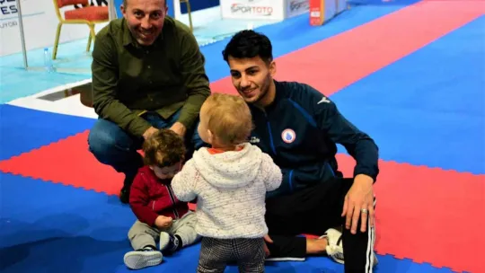Bu ailenin her ferdi karateci