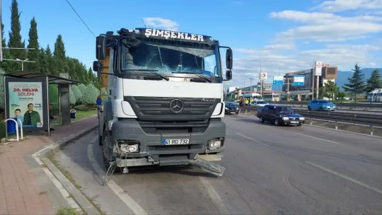 Bu araçtan hafif sıyrıklarla kurtuldu