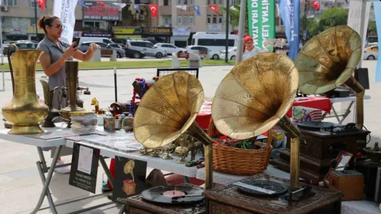 Bu festivalde antika ve nostalji rüzgarı esti