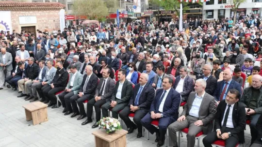 Bu fuarda yüzbinlerce kitap vatandaşlarla buluşuyor