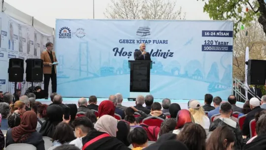 Bu fuarda yüzbinlerce kitap vatandaşlarla buluşuyor