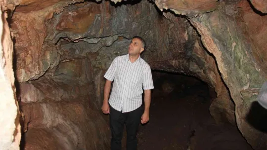 Bu mağaraya gelen donuyor