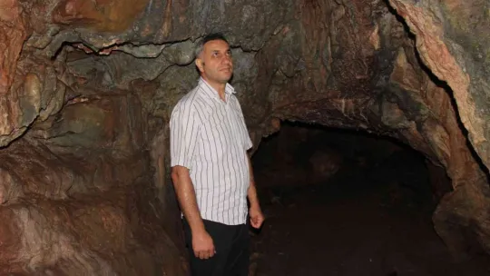Bu mağaraya gelen donuyor