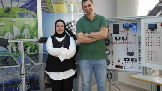 Bu okul enerjisini güneşten alıyor