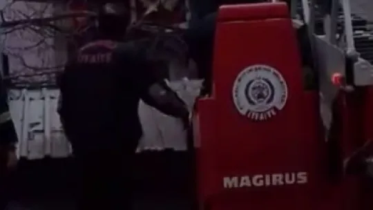 Budadığı ceviz ağacında fenalaştı