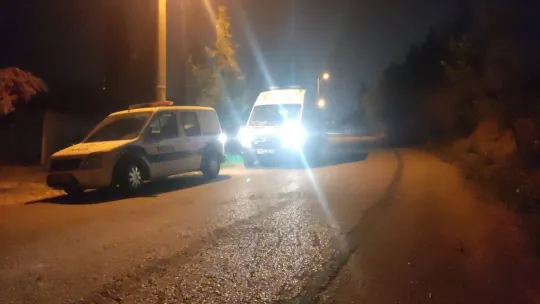 Telefonları açmayınca ekipler kapıyı kırarak içeri girdi