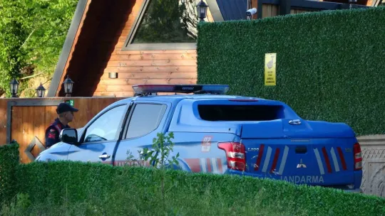 Bungalov bahçesinde silahla vuruldu