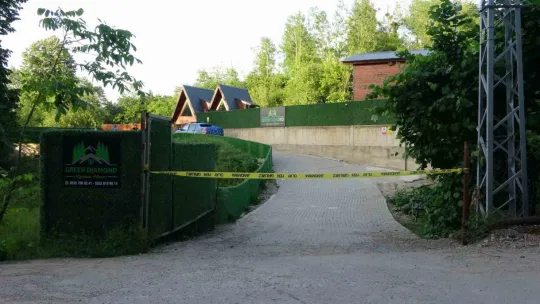 Bungalov bahçesinde silahla vuruldu