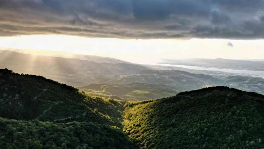 Buraya çıkmak yürek ister
