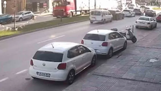 Hafif ticari araç cipe çarptı: 1 yaralı