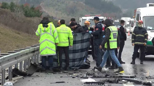 Bursa'da otoyolda facia: 4 ölü, 7 yaralı