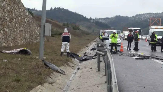 Bursa'da otoyolda facia: 4 ölü, 7 yaralı