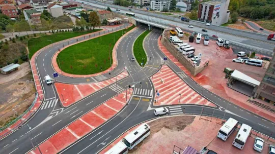 Büyükakın'dan İmamoğlu'na: Öğrencimize de, emeklimize de yardım ediyoruz, 32 diş sırıtıp insanları ifşa etmiyoruz