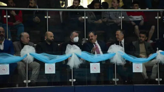 Büyükler Profesyonel Kick Boks Türkiye Şampiyonası Kocaeli'de başladı