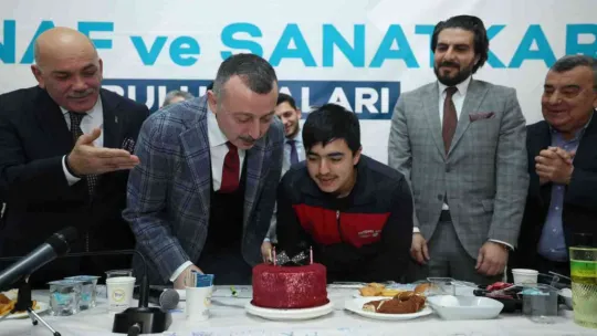 Büyükşehir belediye başkanından çırak istediler