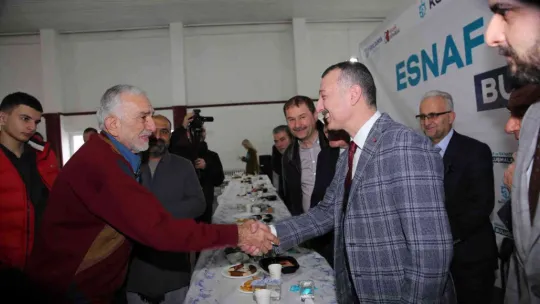 Büyükşehir belediye başkanından çırak istediler