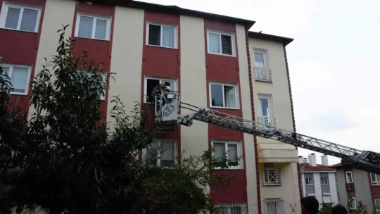 Buzdolabından yangın çıktı!