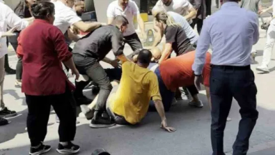 Cadde ortası bir anda boks ringine döndü