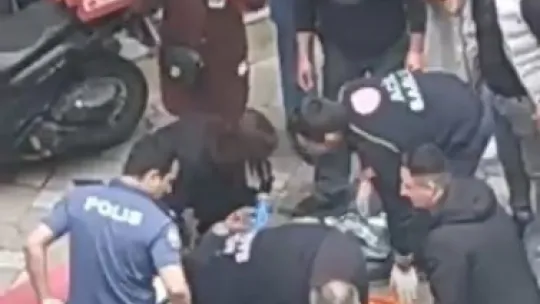 Cadde ortasında vurulan 3 çocuk annesi kadın hayatını kaybetti