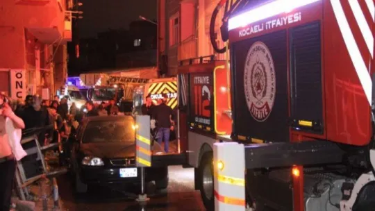 Çakmak gazı patladı, ev yandı: 2 yaralı!