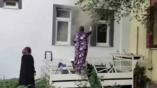 Çakmakla oynayan çocuk evi yaktı