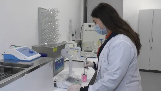 Çalışanlar fabrika işçileri değil, lise öğrencileri!