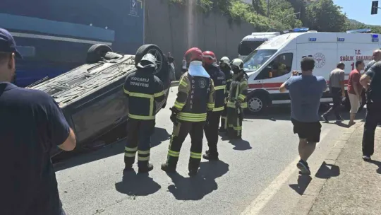 Çalışır vaziyetteki otomobil 6 metreden karayolu'na uçtu
