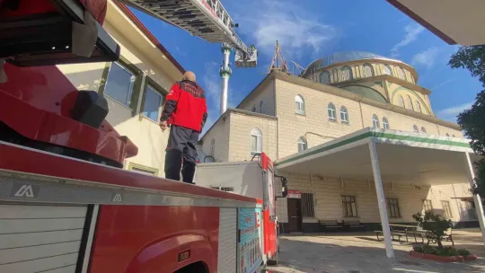 Çalışan işçi cami kubbesinde fenalaştı