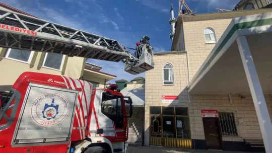 Çalışan işçi cami kubbesinde fenalaştı