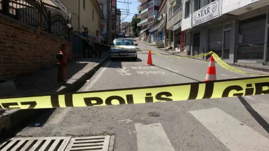 Cami önünde av tüfeğiyle vuruldu
