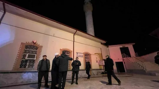 Camide çıkan yangın korkuttu