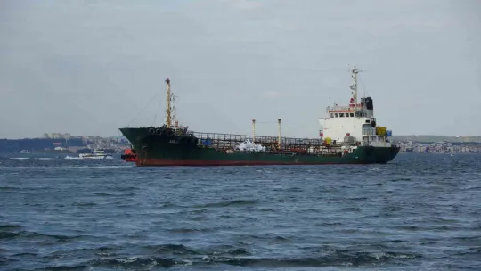 Karaya oturan tanker kurtarıldı