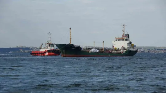 Karaya oturan tanker kurtarıldı
